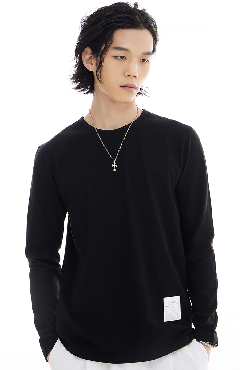 BASIC PATCH LONG-SLEEVED T-BLACK